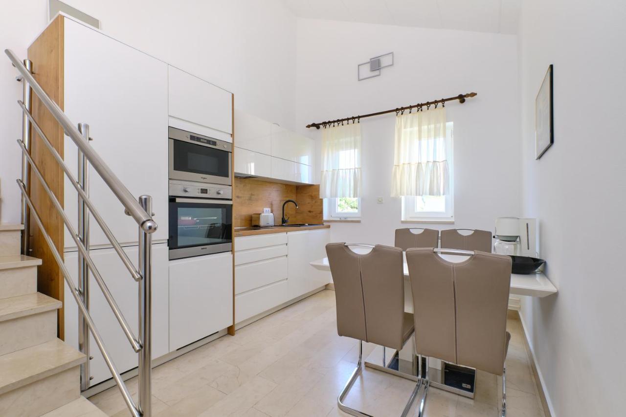 Leonida Mali Lošinj Exterior foto